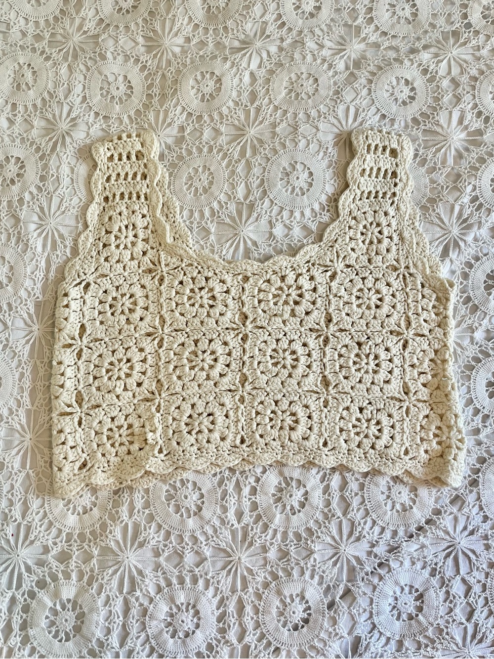 Handmade vintage cream crochet tank top - Picture 2 of 4
